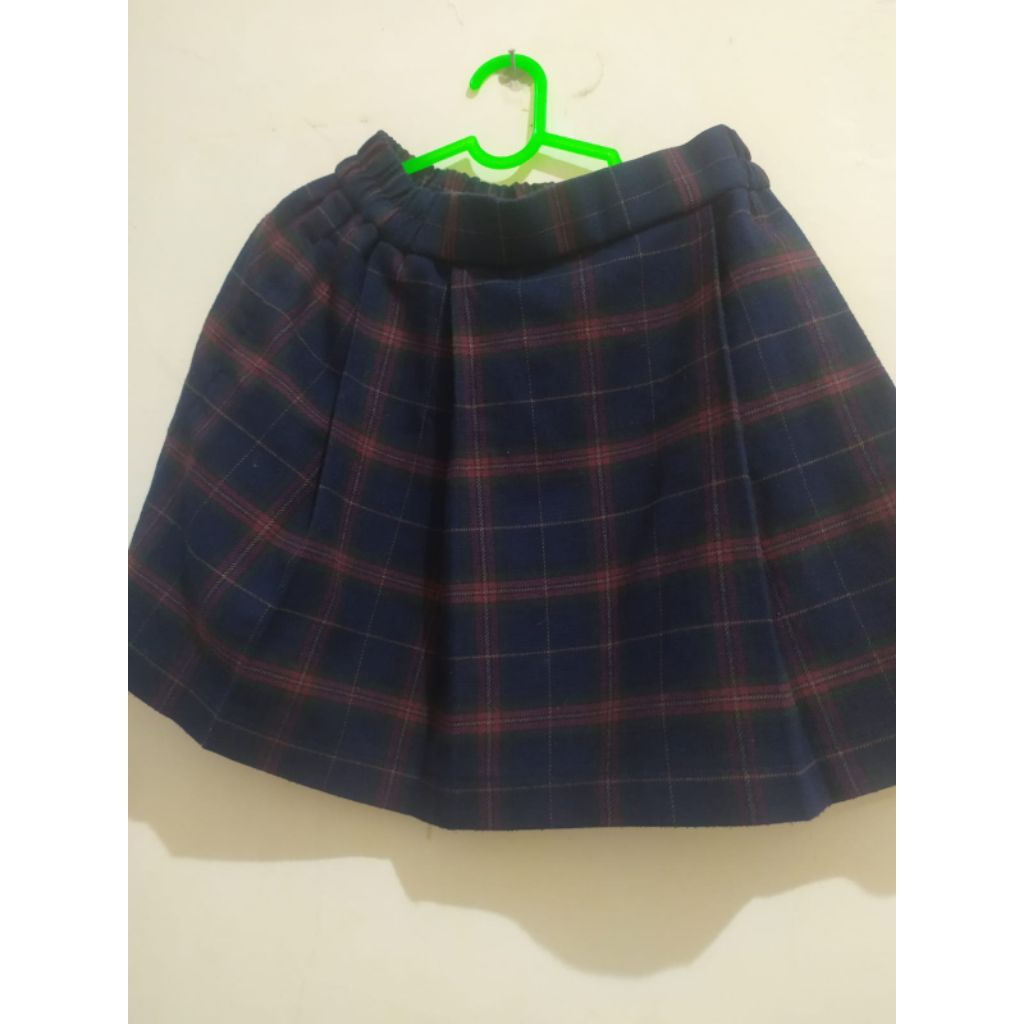 rok uniqlo kids preloved / rok flannel uniqlo / rok anak