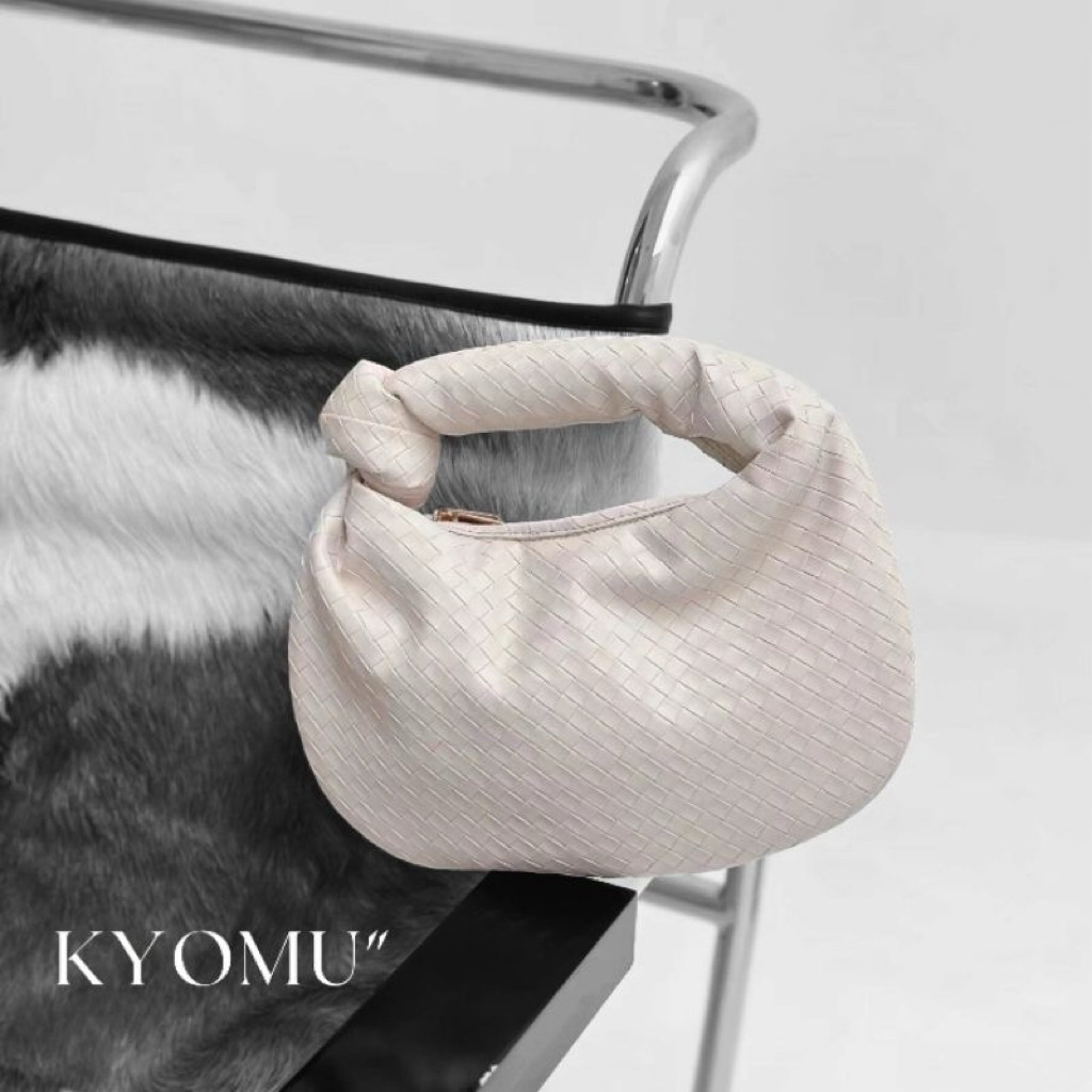 Kyomu Tas Handle Wanita Preloved