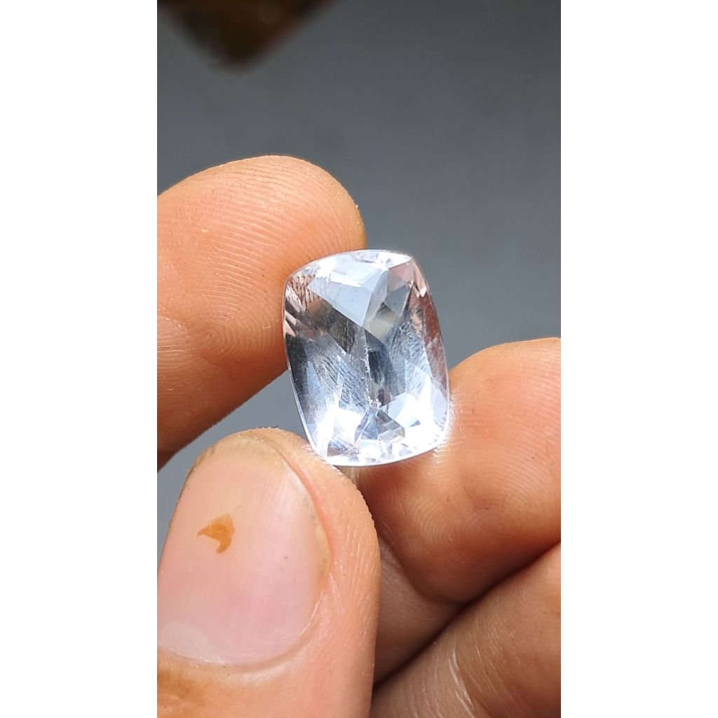batu permata white topaz