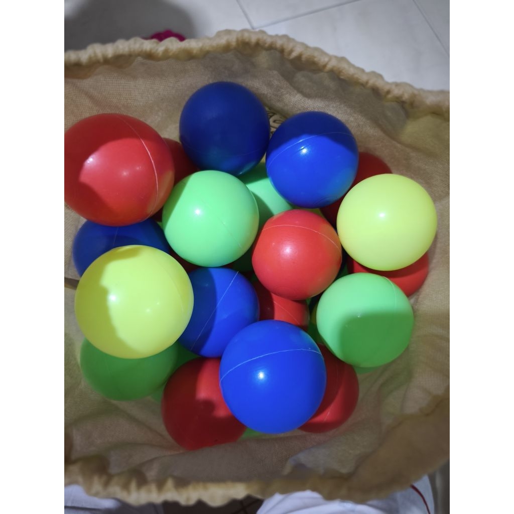 Mandi Bola plastik SNI tebal & cerah warna warni 1kantong besar mainan anak bayi preloved like new