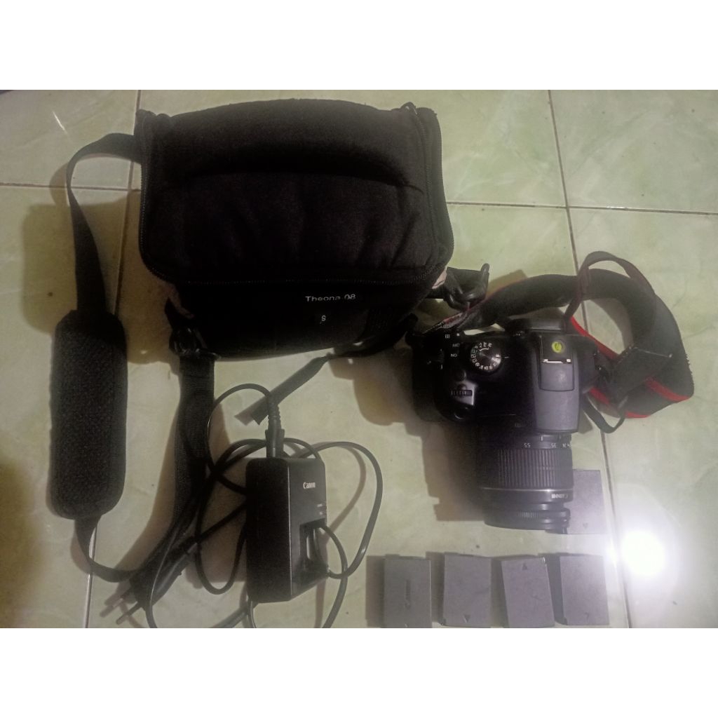 Kamera DSLR Canon 1300d Mulus