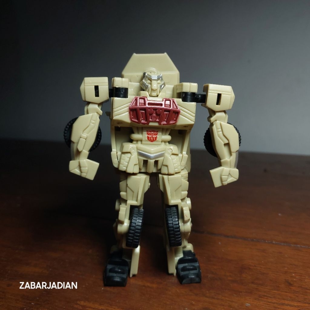 Transformers ROTF legends class Ratchet
