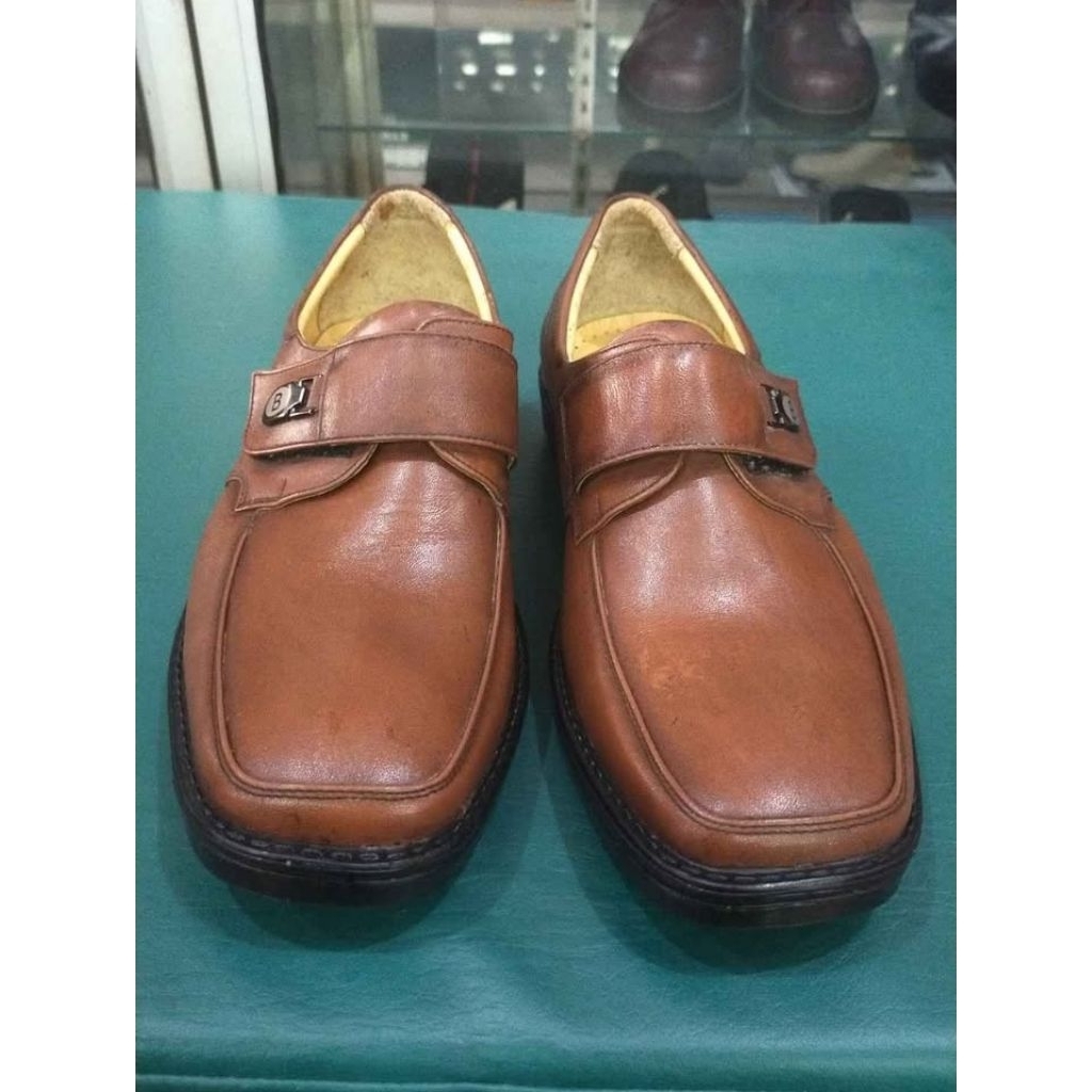 CUCI gudang sepatu kulit merk OBVIO ORIGINAL