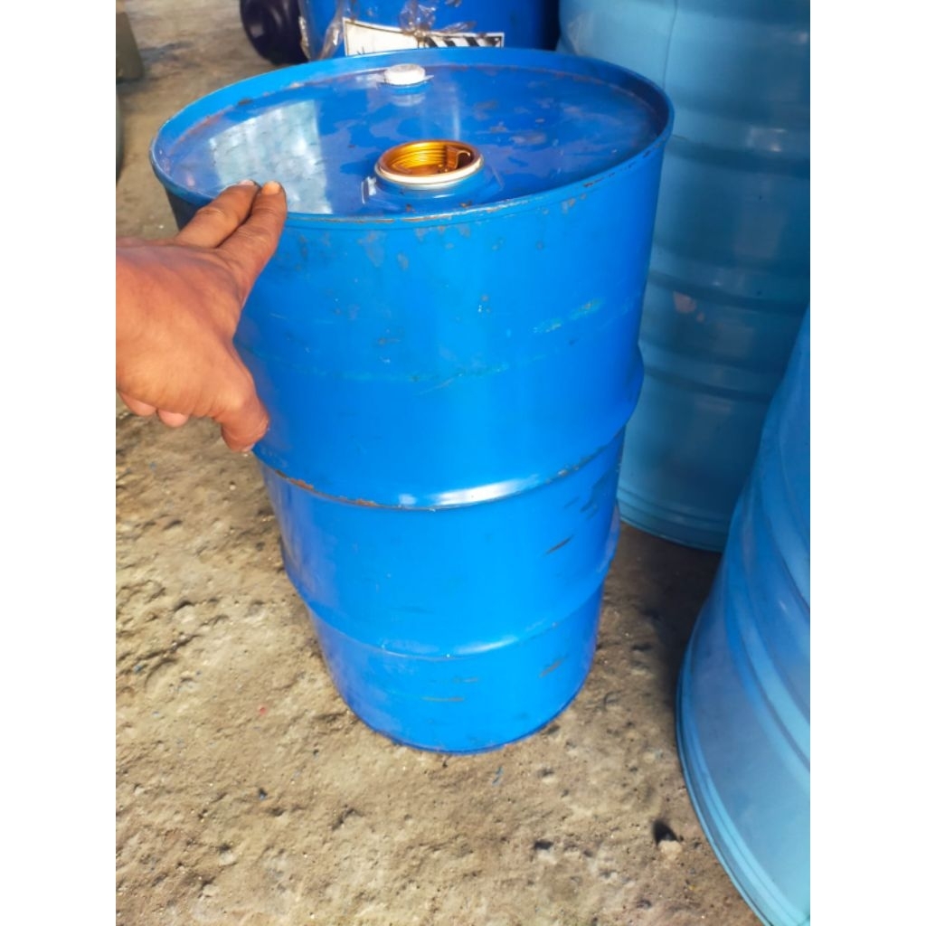 drum besi 50liter bekas parfum..sangat tebal mulus luar dalam siap pakai.untuk kulakan solar.bensin.