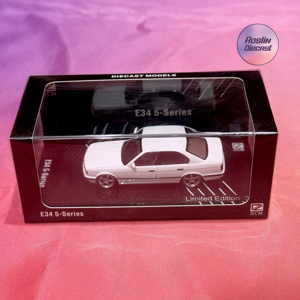 Diecast 1:64 DCM BMW E34 5-Series White