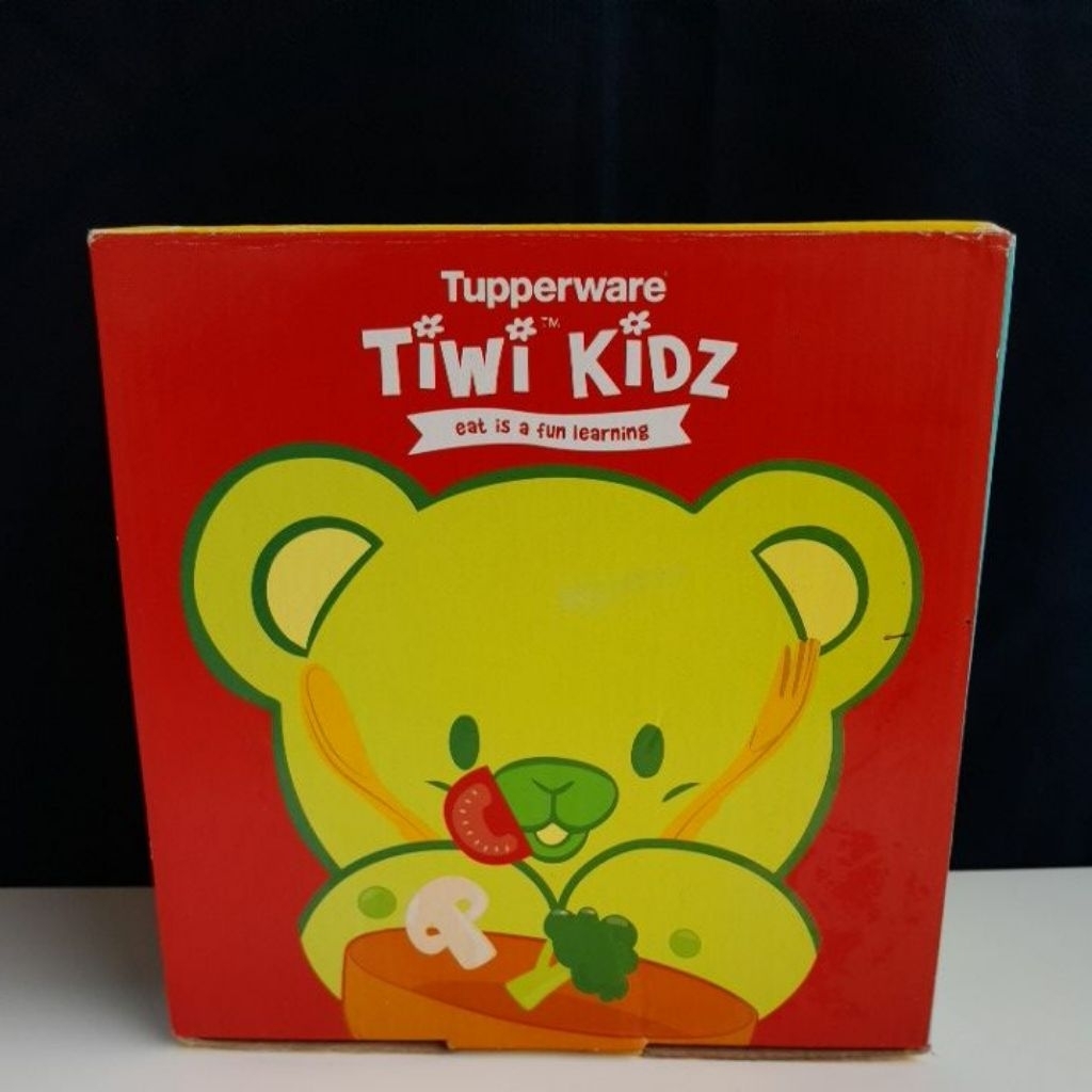 Tiwi Kidz Tupperware / set makan anak tupperware
