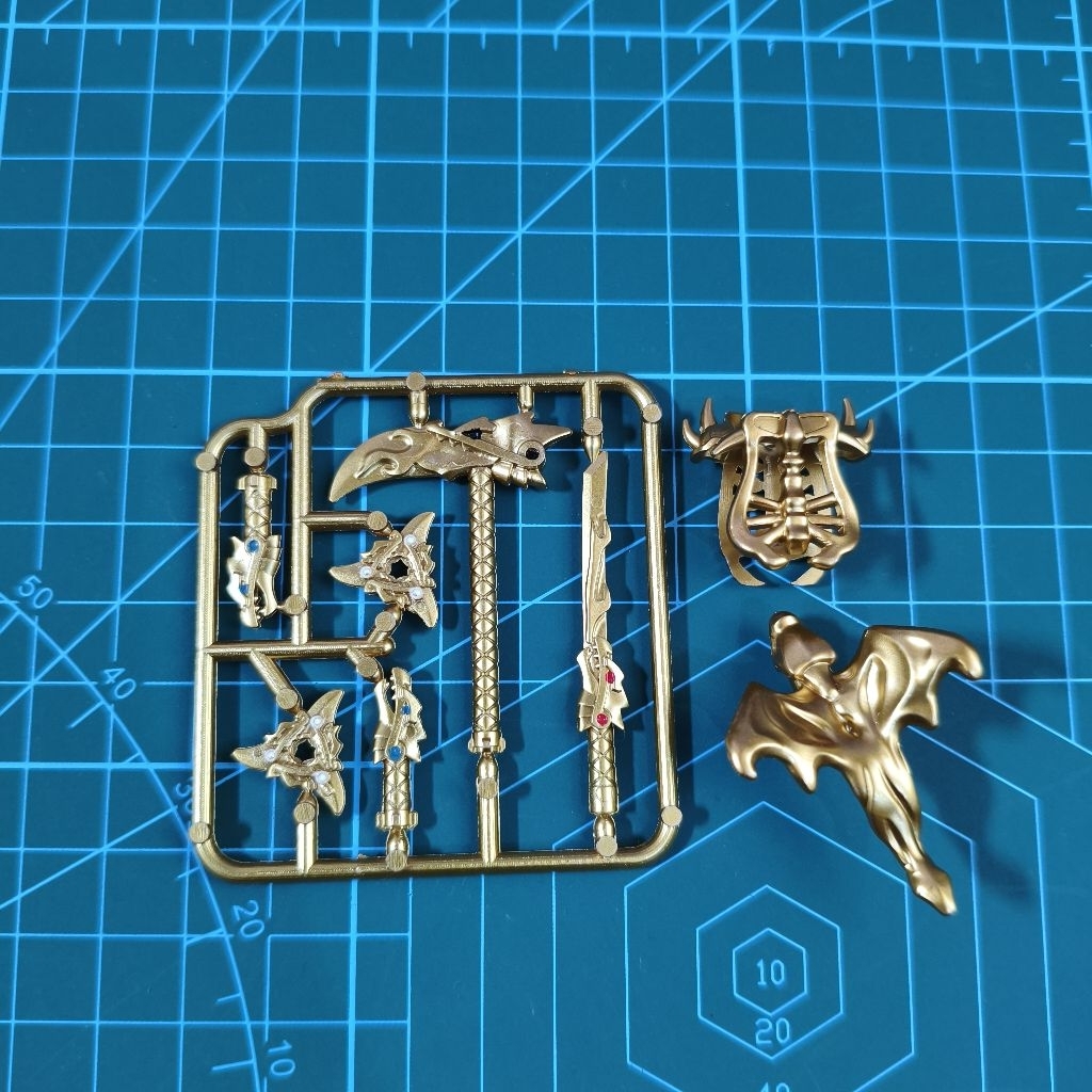 BRICK GOLDEN WEAPON