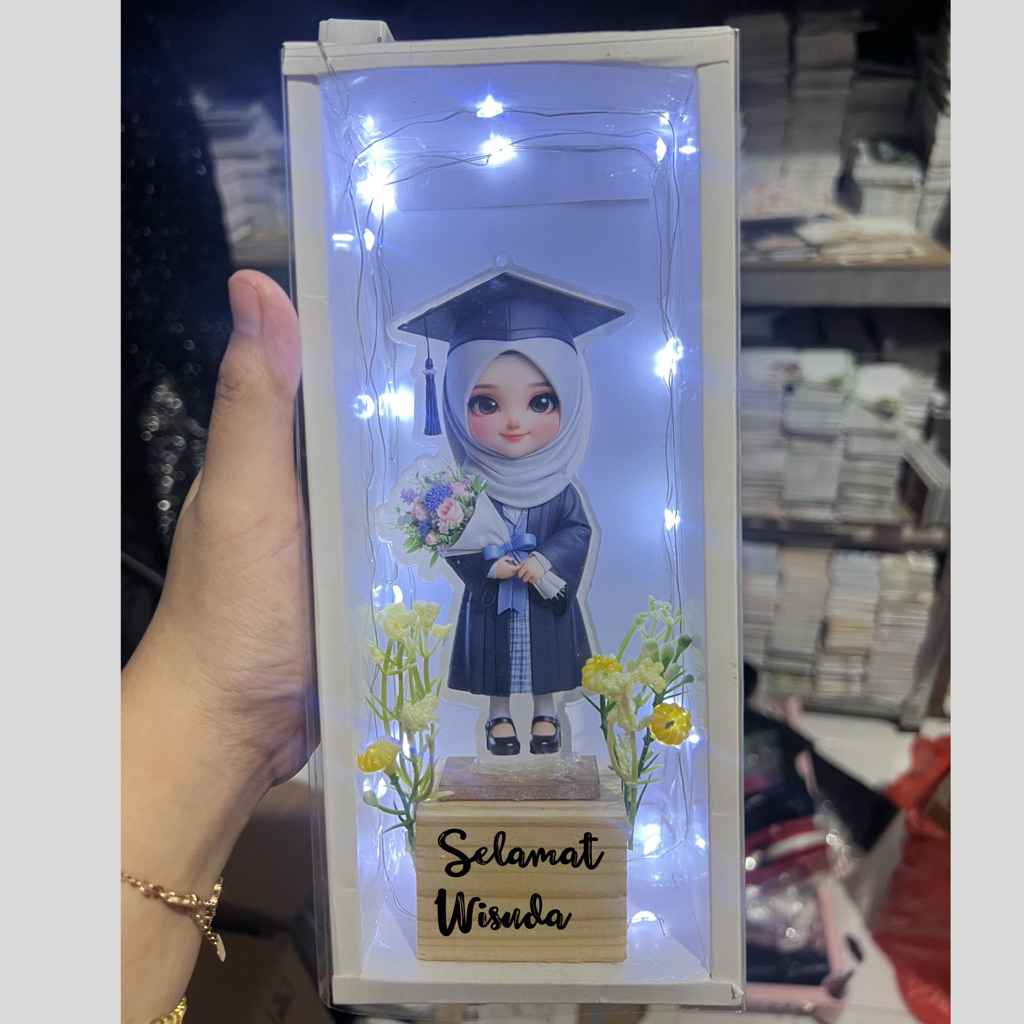 KADO WISUDA / GIFT WISUDA / BOX LAMPU AKRILIK