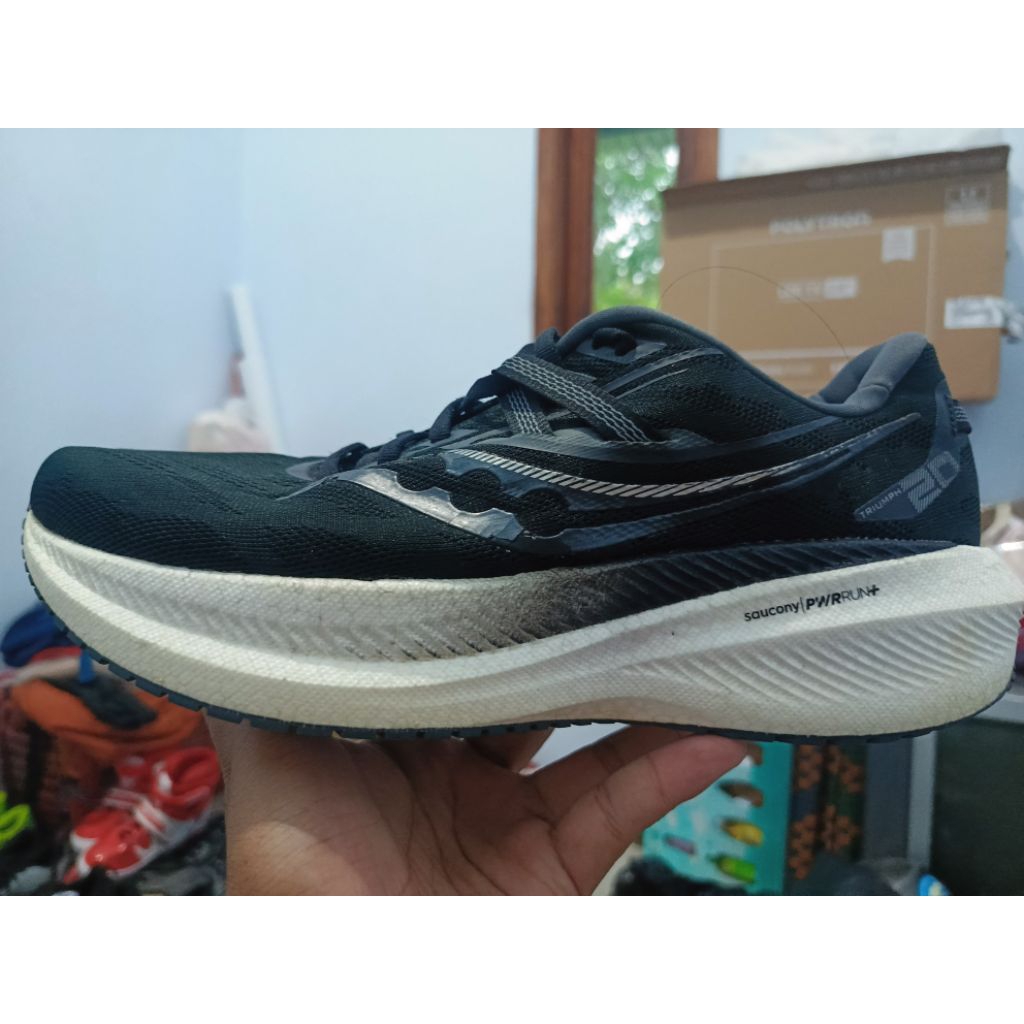 Sepatu Saucony Triumph 20 Second original