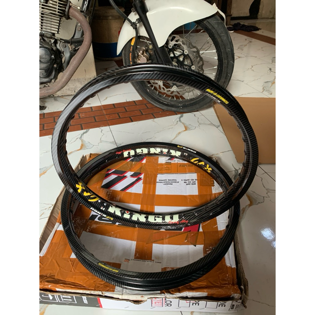 ( HARGA SATUAN ) velg copy kingu/Sstrong ring 17 basic vrossi baru bukan bekas carbon wtp