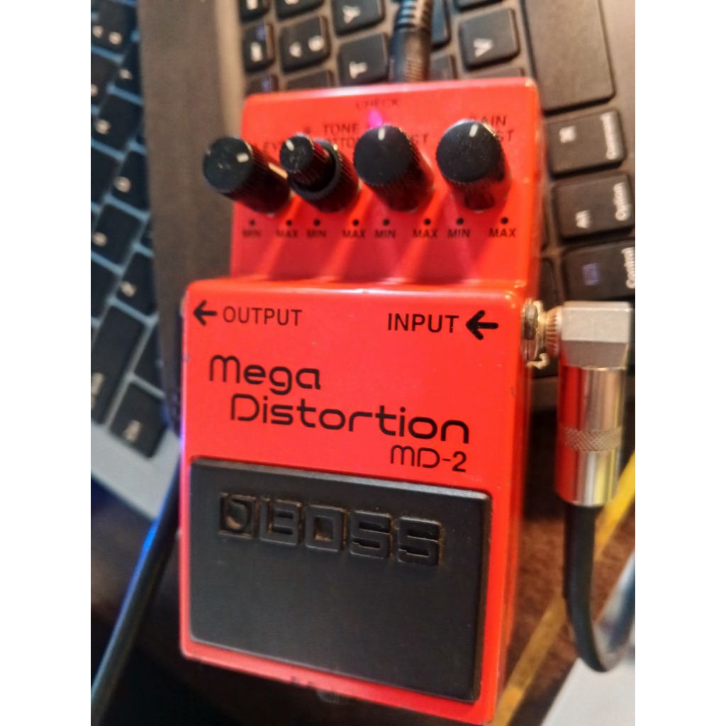 efek gitar listrik boss MD2