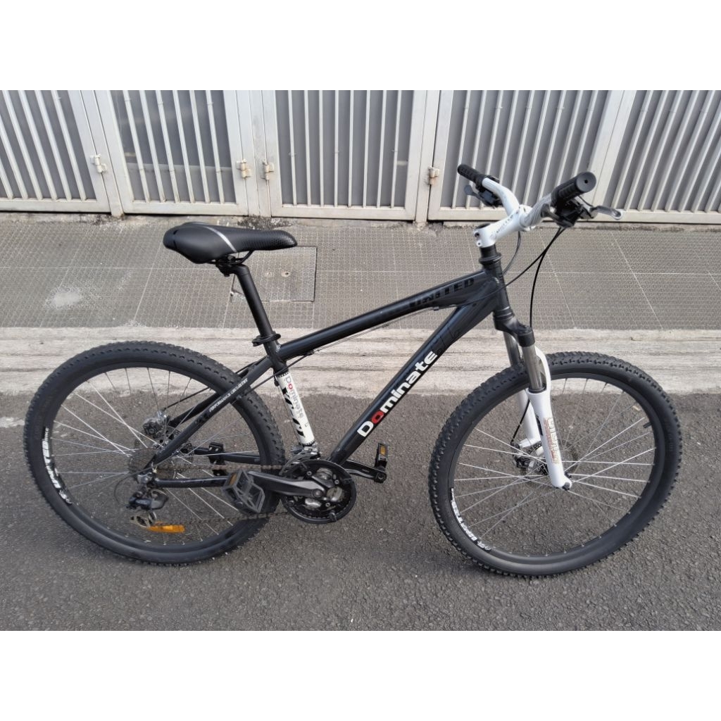 Sepeda MTB United Dominate 013 XC, 26" mantab