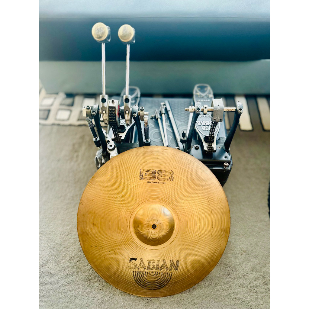 DOUBLE PEDAL IRON COBRA + SABIAN CYMBAL