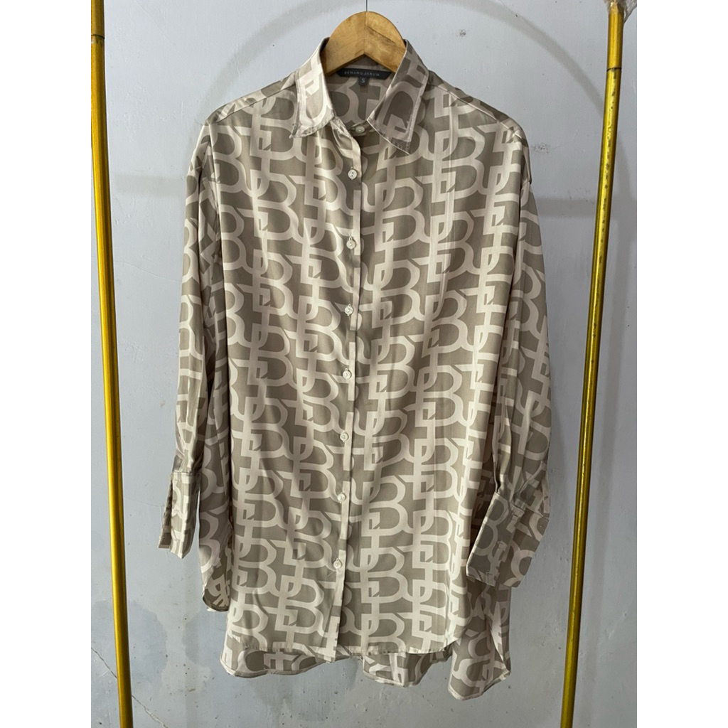 preloved benang jarum tunik monogram