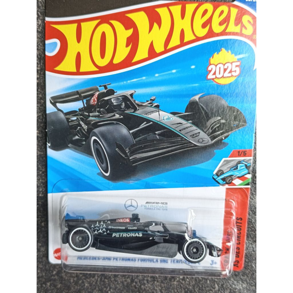 Hot wheels F1 mercedez benz petronas team