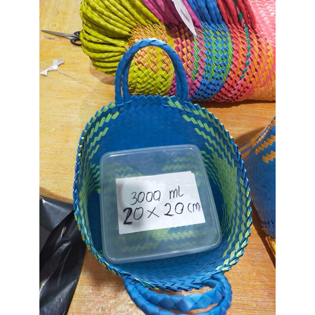 GROSIR MURAH isi 25,Lurik sedang / M ukuran 27x13x24,tas anyaman plastik//tas hajatan//tas pasar//ha