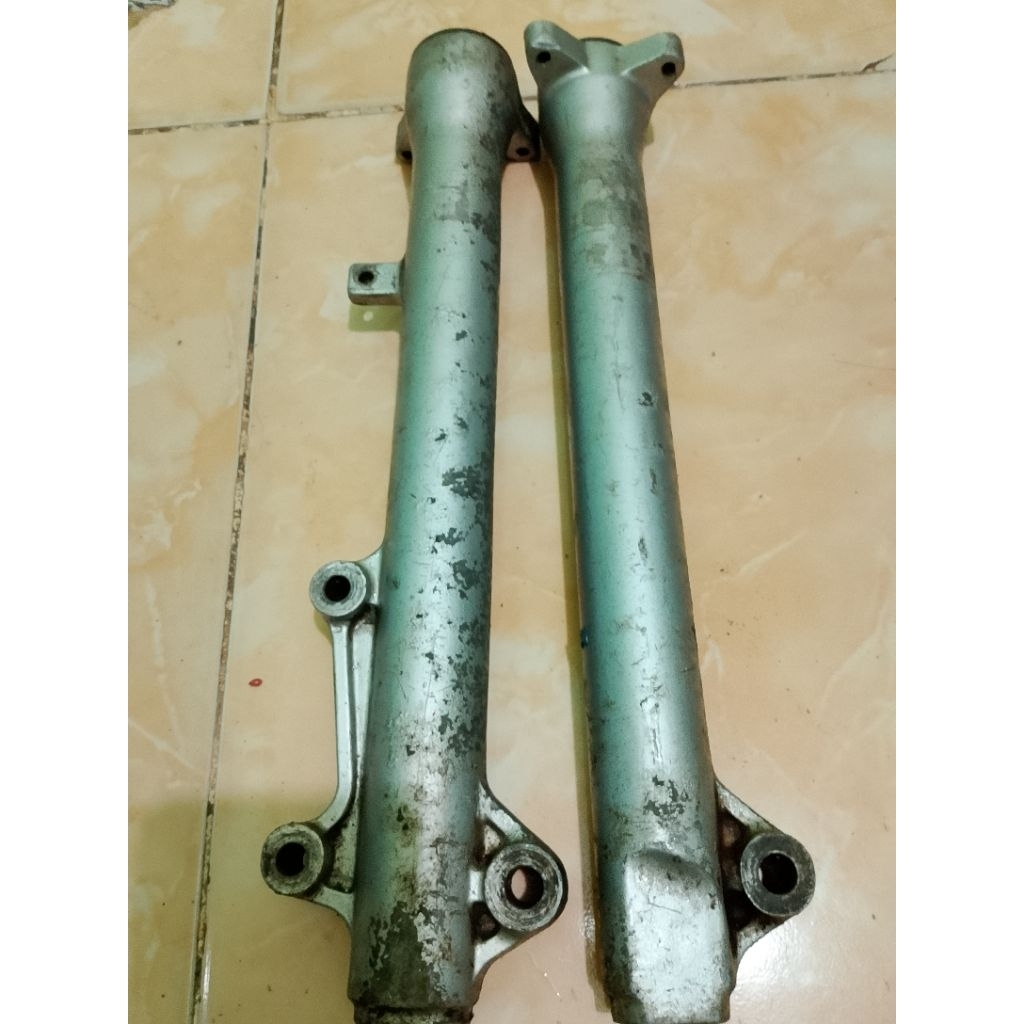 TABUNG BOTTOM SHOCK DEPAN SUZUKI RK COOL / RAIDER 125