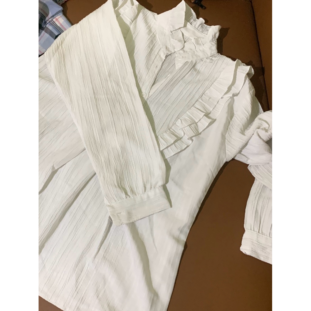 PL blouse putih