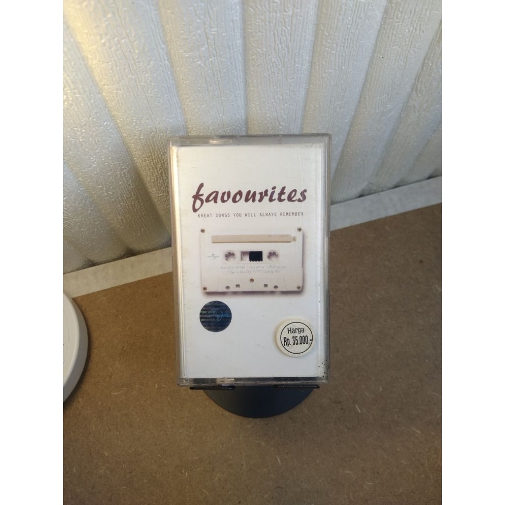 kaset pita kompilasi FAVOURITES / Toto Boston Fire House dll