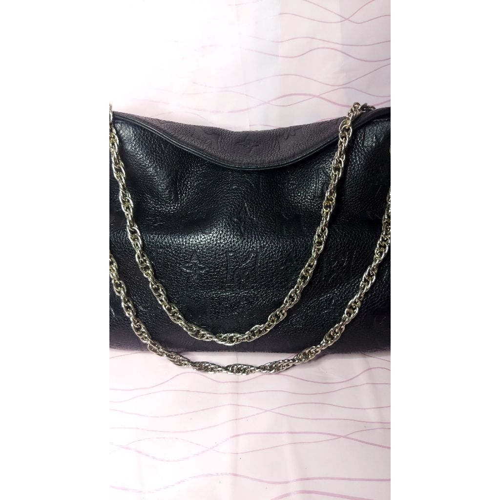 Hobo Metrocity warna hitam