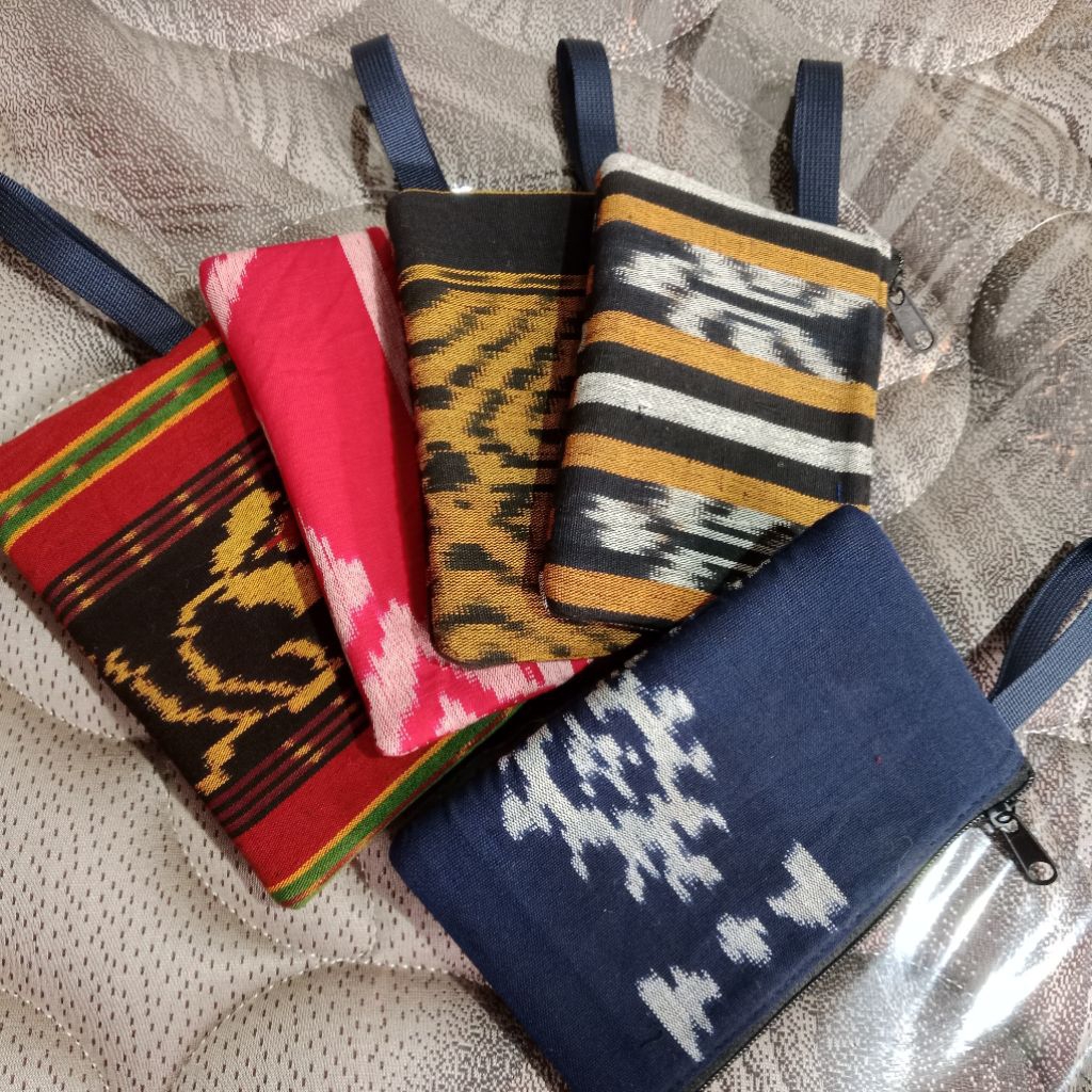 Souvenir Dompet Tenun Etnik