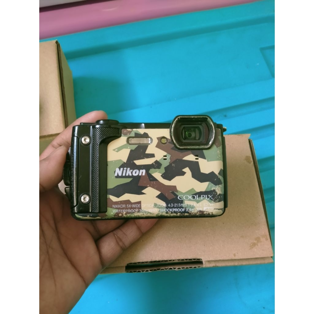 Nikon Coolpix W300 Kamera Waterproof Wifi GPS