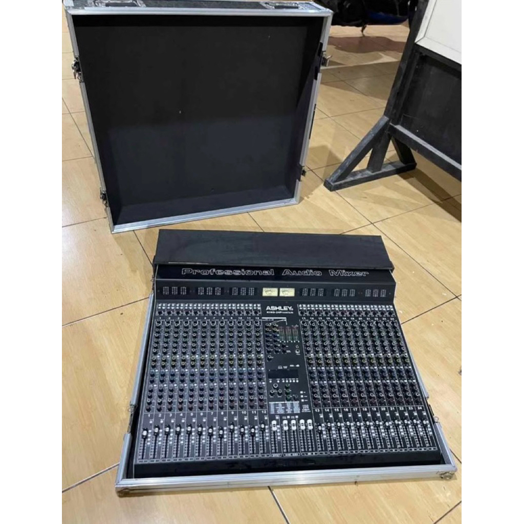 MIxer Ashley Ashley King premium 24 Channel Free hardcase bekas