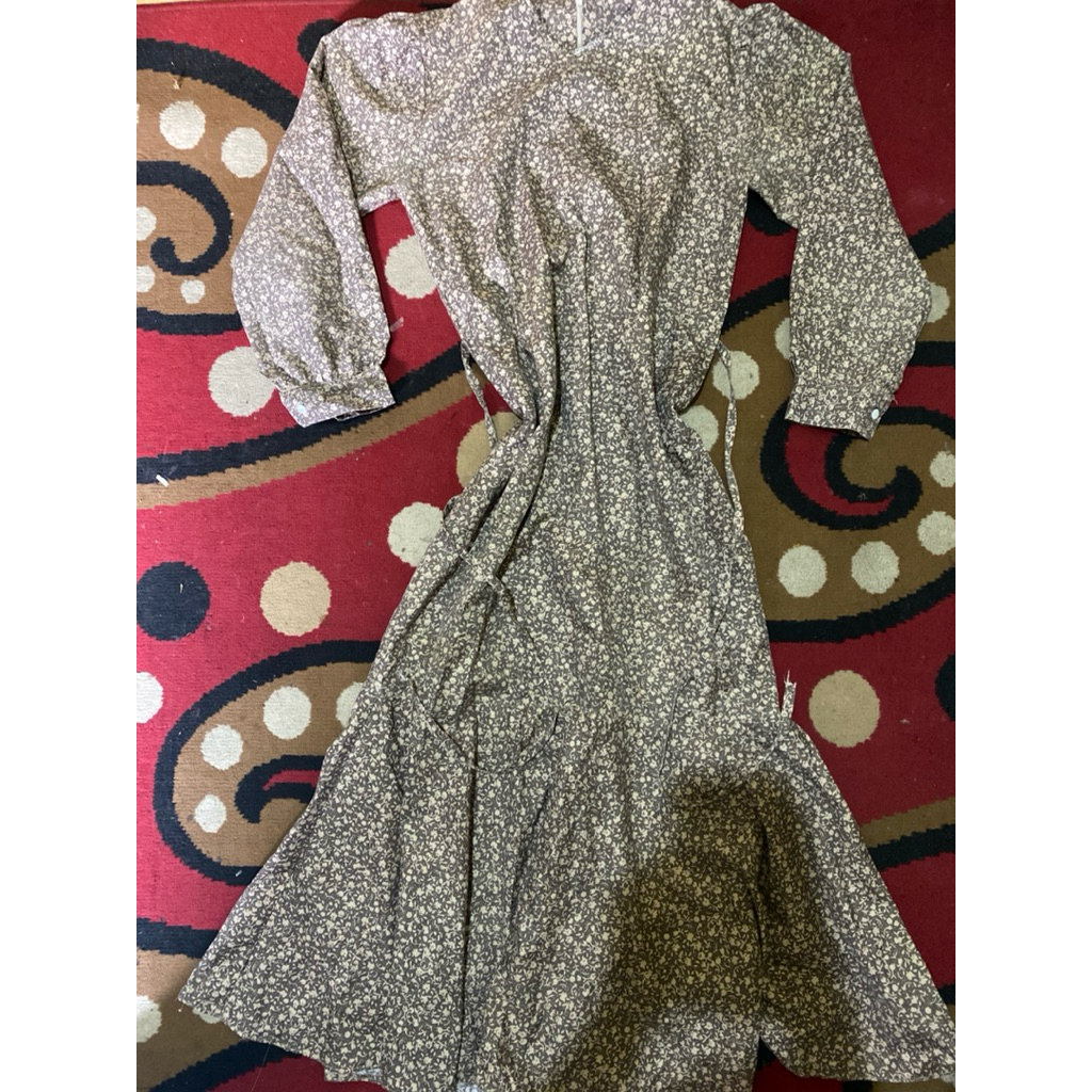 dress bunga coklat