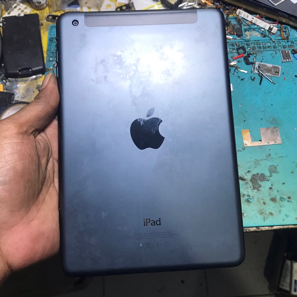 IPAD MINI WIFI DAN CELL GENERASI SATU MINUS LCD