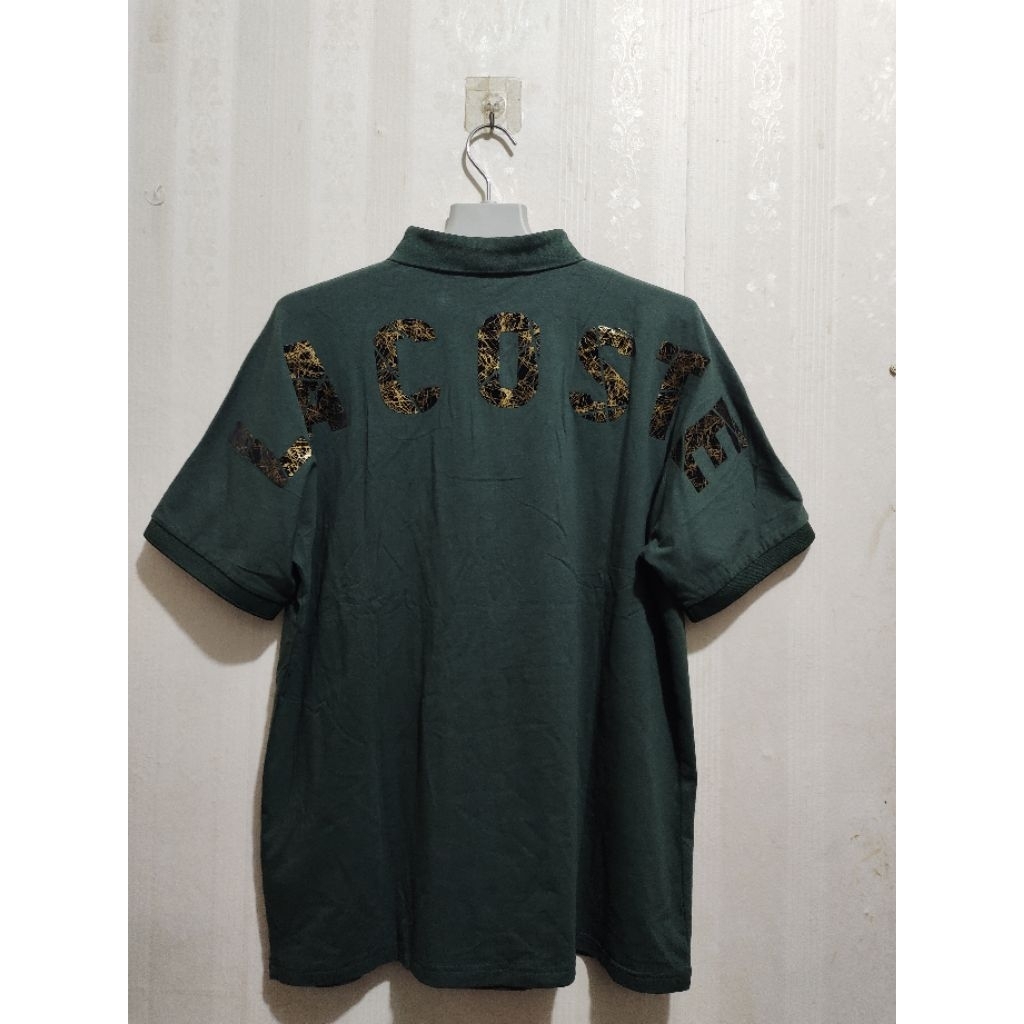 kaos kerah hijau botol