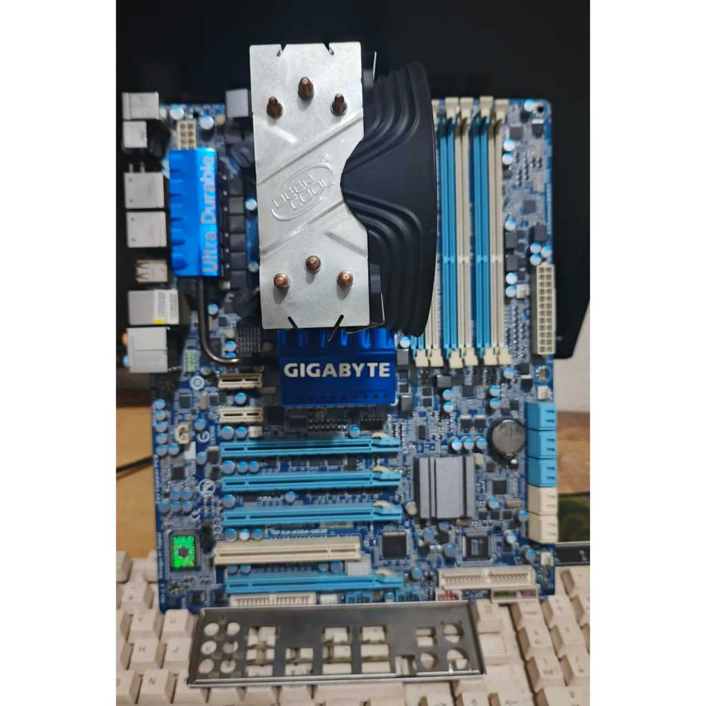 sepaket GA-X58A-UD3R Rev. 2.0 plus i7 950 ram 8gb