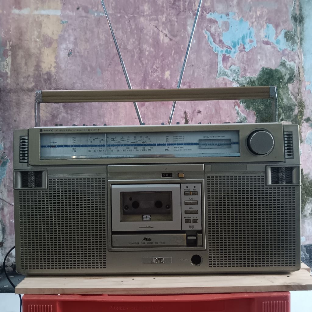 Radio Tape Boombox JVC RC-M60W