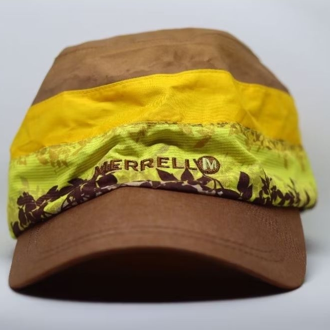 Topi Merrell Outdoor — Preloved Original