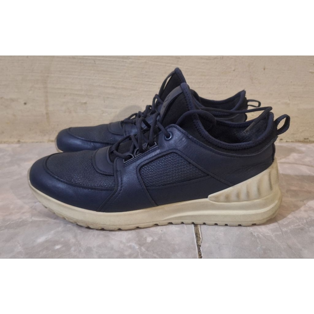 Ecco Sneakers