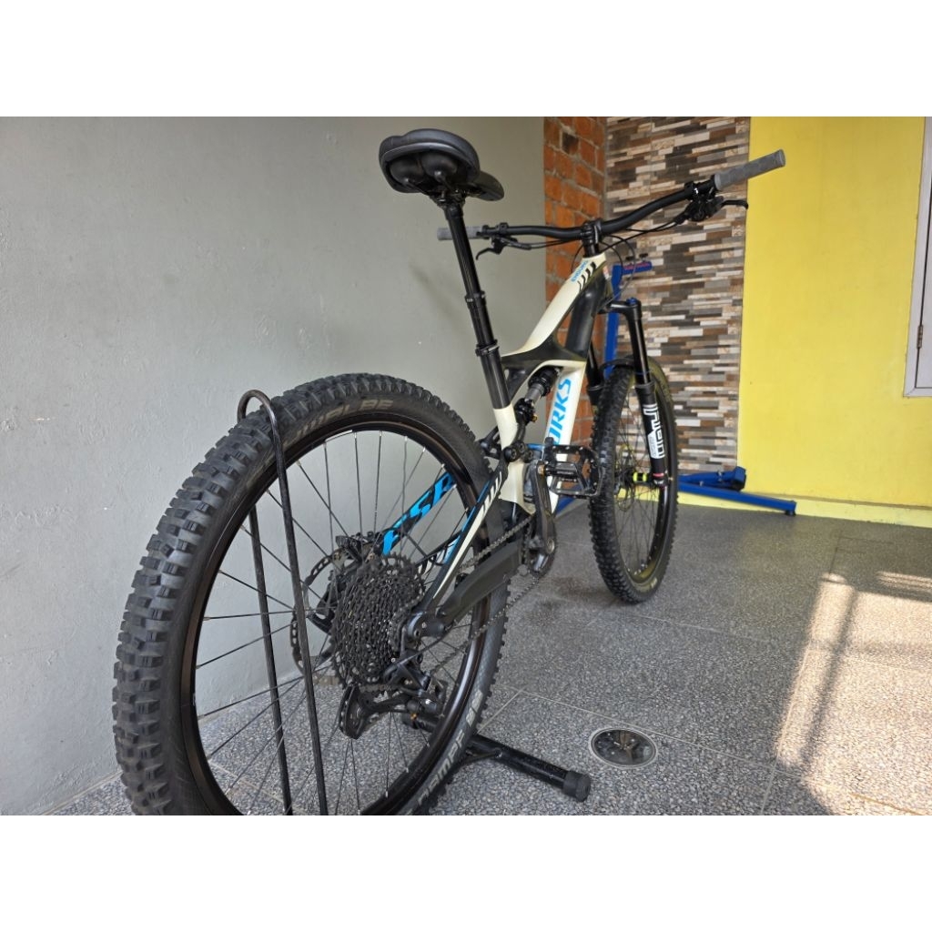 Sepeda Specialized Enduro S-Works Carbon Size S ban 27,5