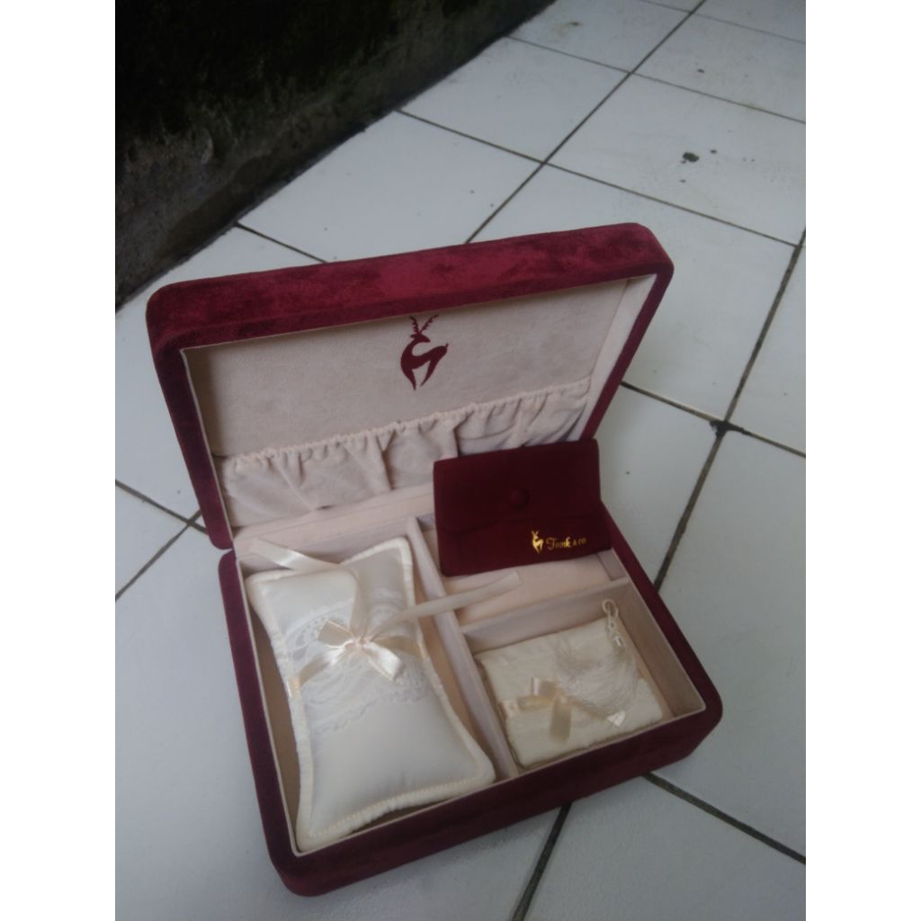 Frank & Co box jewellery