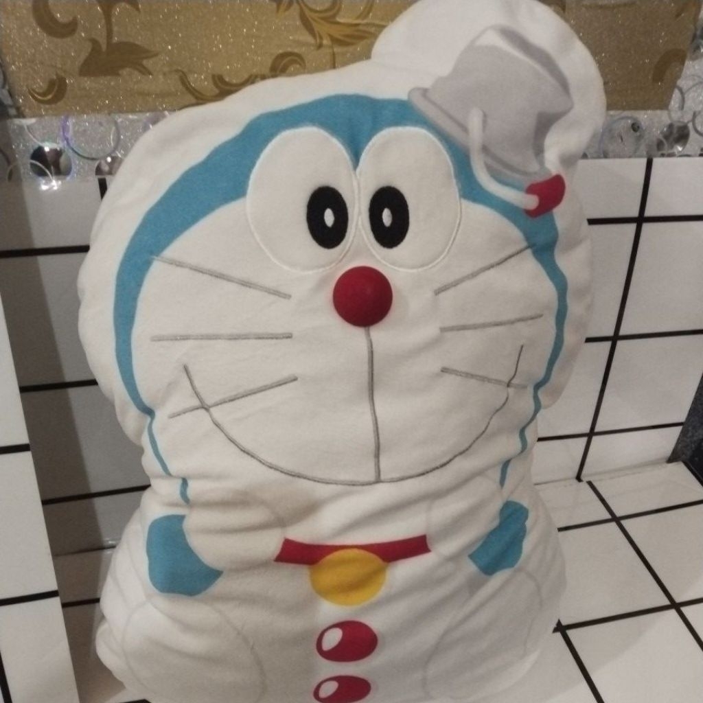 boneka balmut doraemon