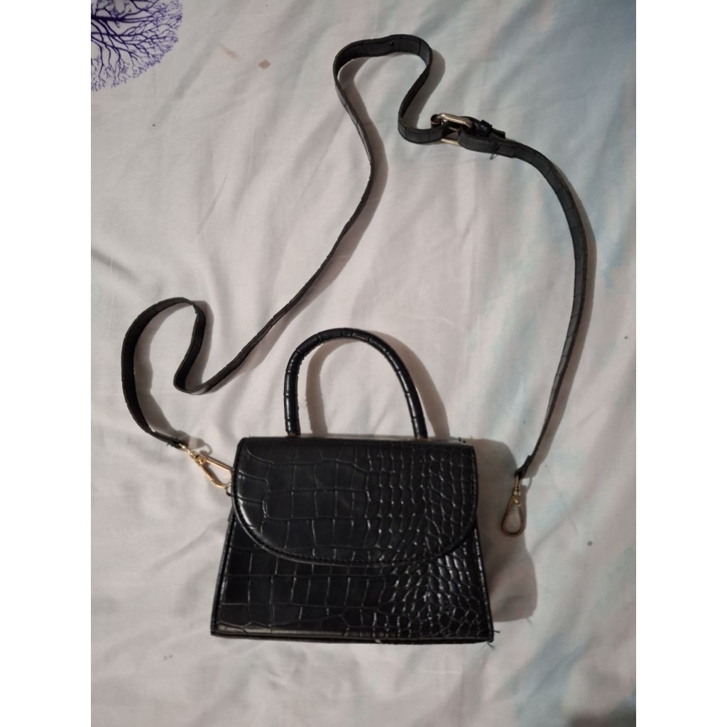 PRELOVED Beliya Mizu Slingbag