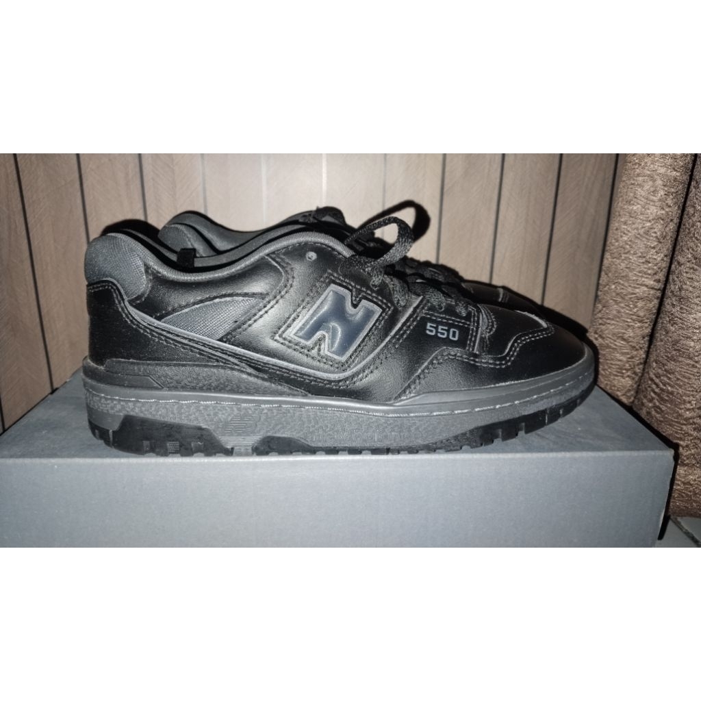 New Balance 550 triple black