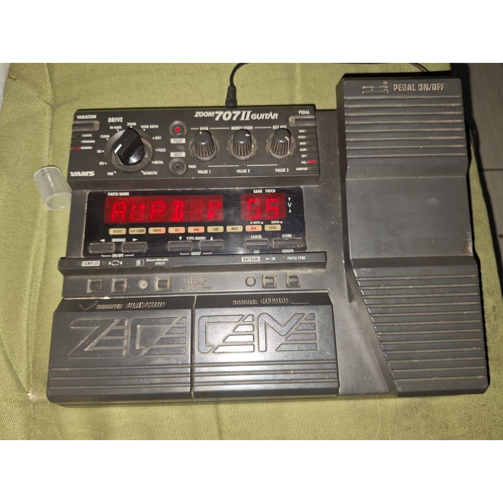 ZOOM 707II