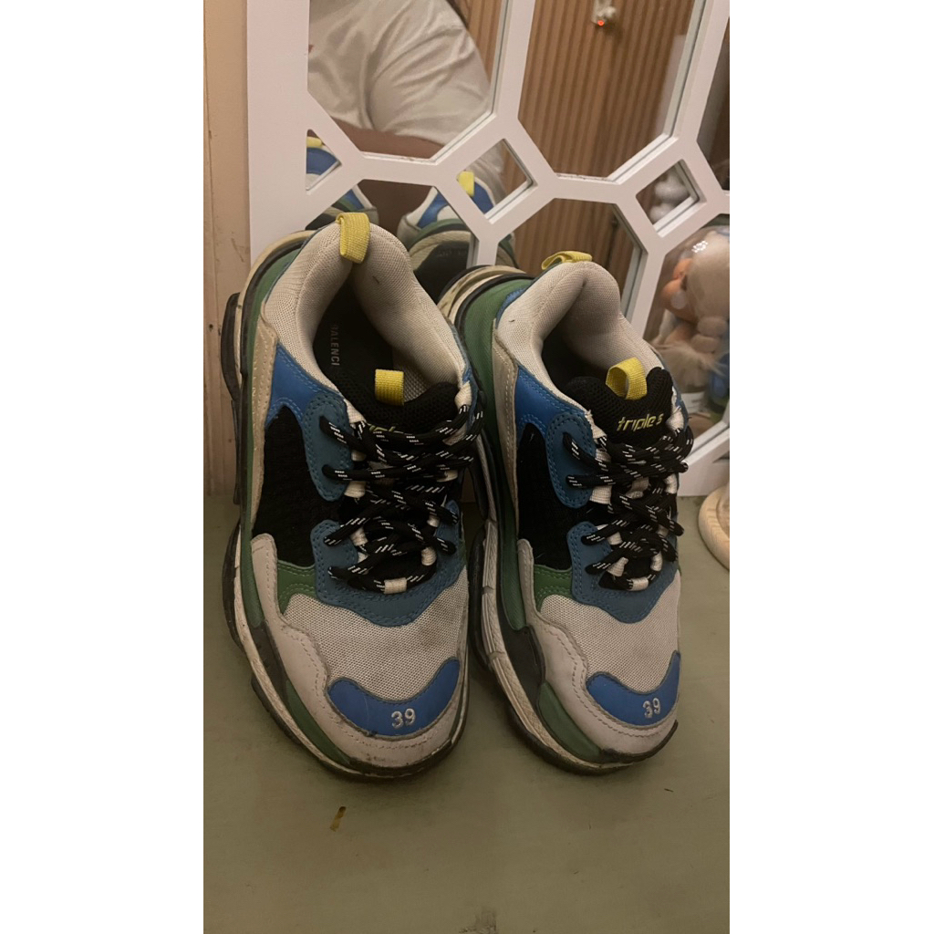 PRELOVED BALENCIAGA AUTHENTIC ORIGINAL SNEAKERS SIZE 39
