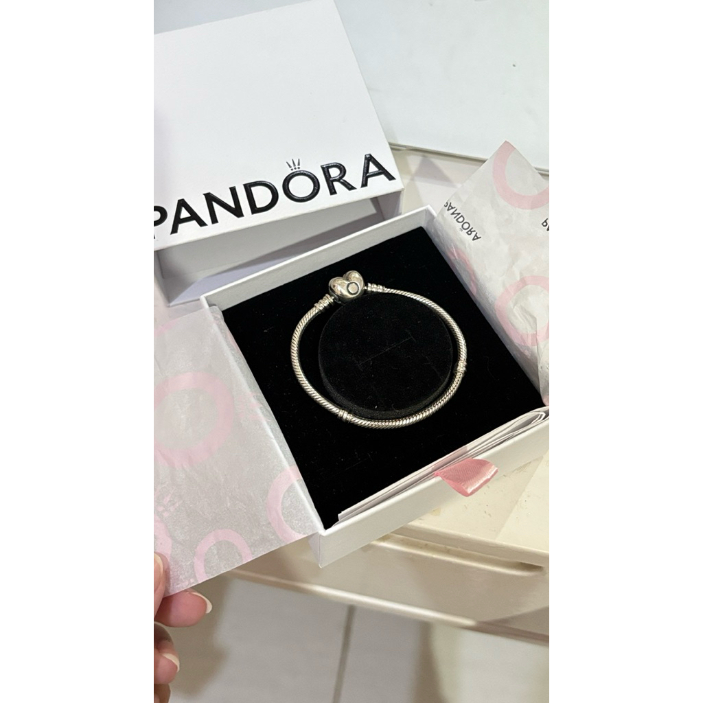 pandora bracelet size 16 original like new