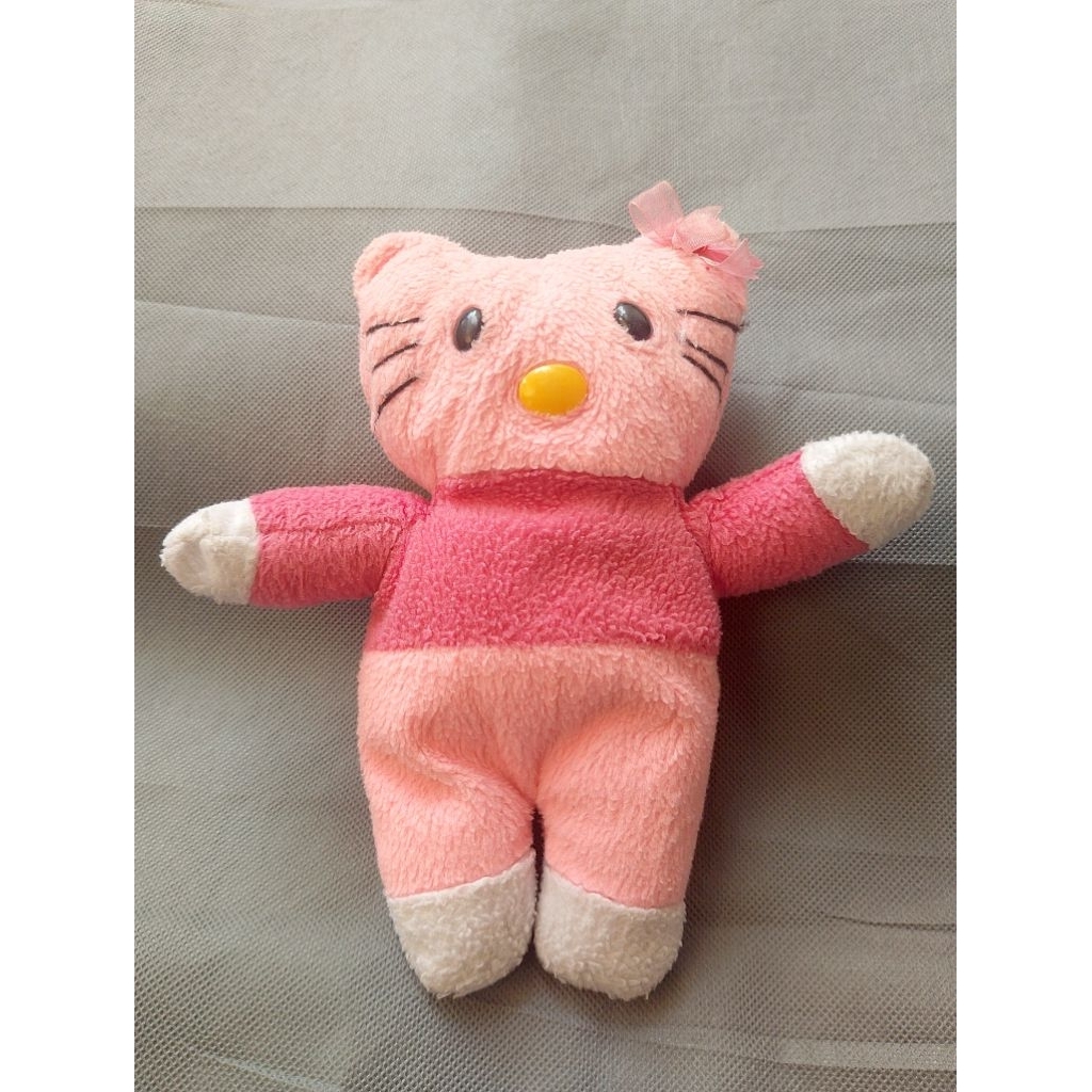 Boneka Hello Kitty kecil