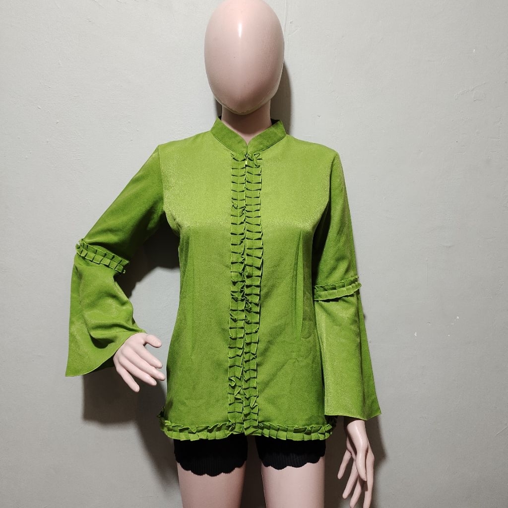 Green cheongsam hijau daun blouse ruffle  hijau blouse Hijau daun blouse busui blouse kebaya blouse 