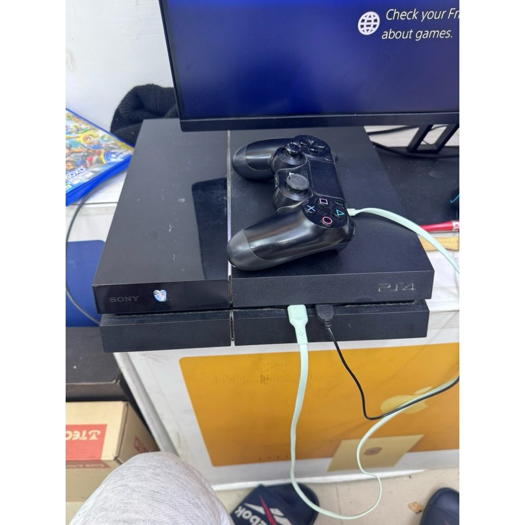 SONY PLAYSTATION 4 / Ps 4 Disc PS4 512GB original bekas second