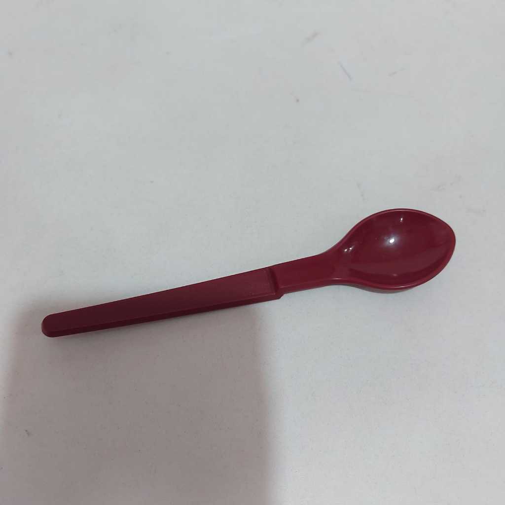 Tupperware hang on spoon dark maroon sendok makan bayi sendok bumbu sendok kecil multifungsi