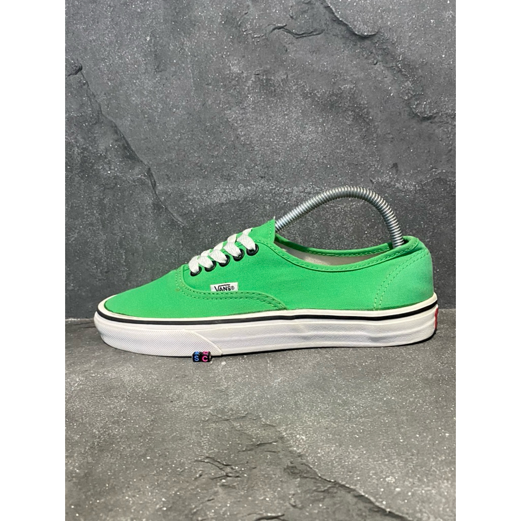 Authentic A5919