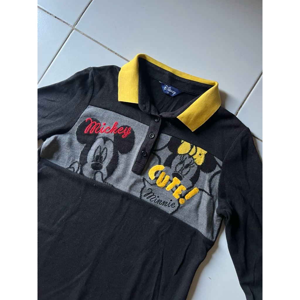 Sweater rajut Disney