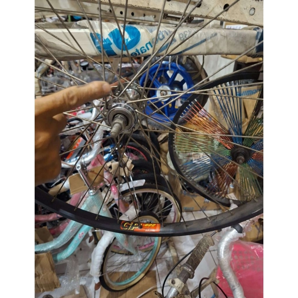 Pelek MTB Araya GP622 depan saja ukurannya 26. Barangnya Baru, sisa stock