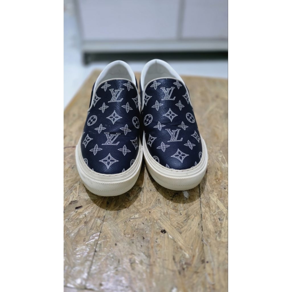 Sepatu Louis Vuitton Monogram Slip on Original